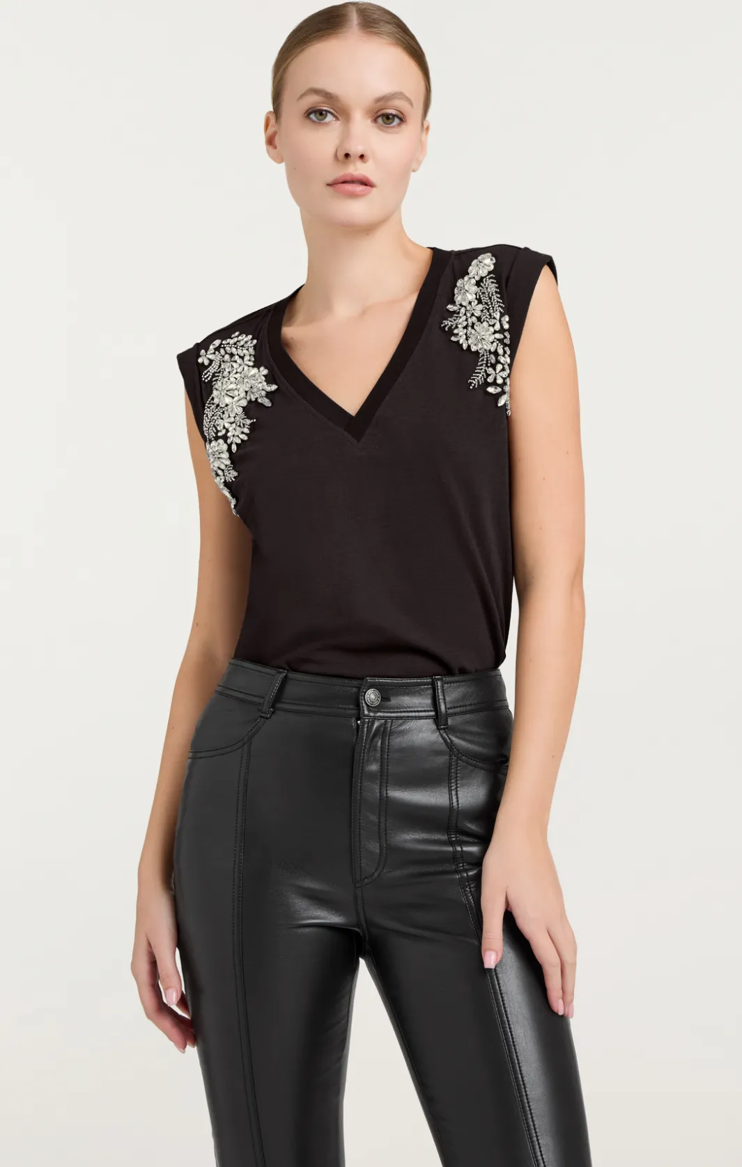 Tees & Pullovers<Cinq à Sept Crystal Ivy Embellished Bella Tee Black